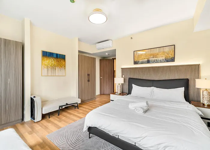 Spacious 2br Family With View Near Airport, Of Dreams, Solaire, Parqal, Ayala Malls, And Moa 4*