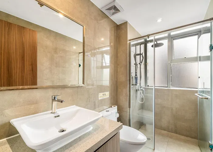 Hotel Spacious 2br Family With View Near Airport, Of Dreams, Solaire, Parqal, Ayala Malls, And Moa Manila