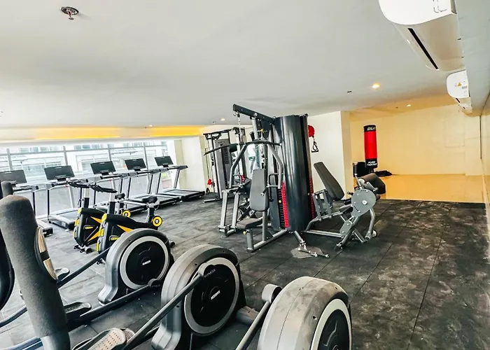 Spacious 2br Family With View Near Airport, Of Dreams, Solaire, Parqal, Ayala Malls, And Moa Manila