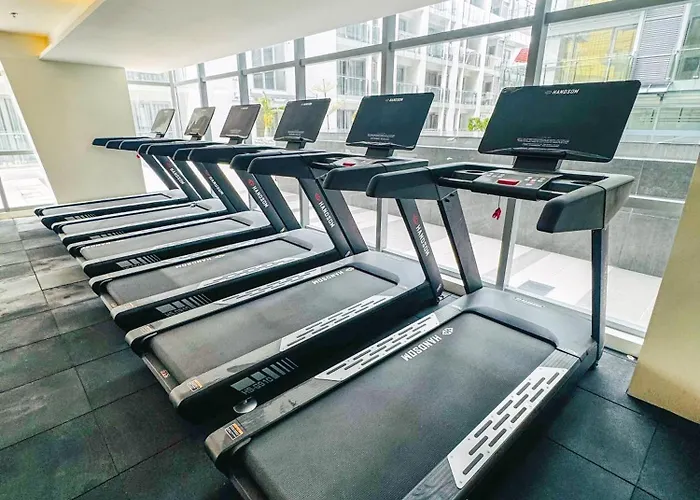 Hotel Spacious 2br Family With View Near Airport, Of Dreams, Solaire, Parqal, Ayala Malls, And Moa 4*