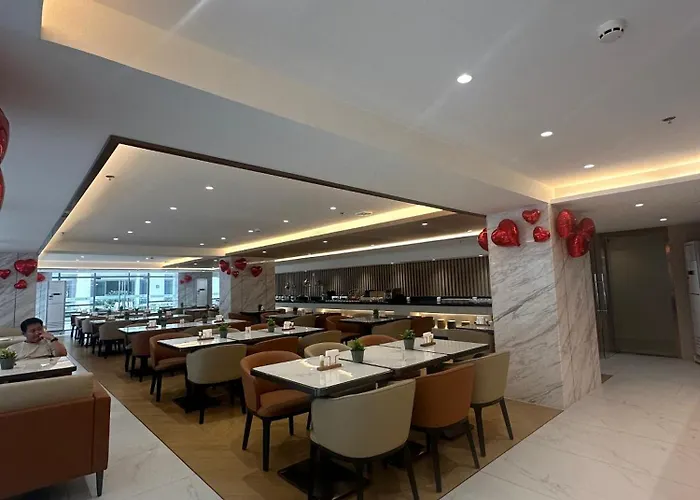 Spacious 2br Family With View Near Airport, Of Dreams, Solaire, Parqal, Ayala Malls, And Moa Hotel 4*